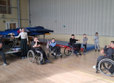 "Теннис на колясках": в более 40 городах России дети с инвалидностью получили возможность заниматься спортом